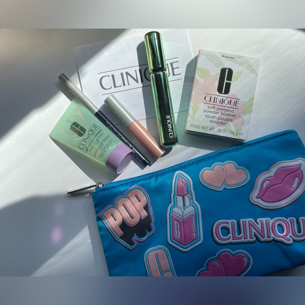 Clinique Bundle Makeup Bundle - Picture 14 of 14